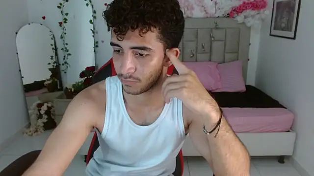 Caius_fox live XXX chat