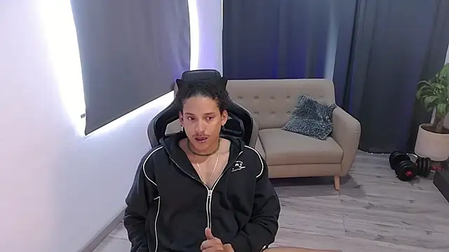 Liam_V 网络视讯表演