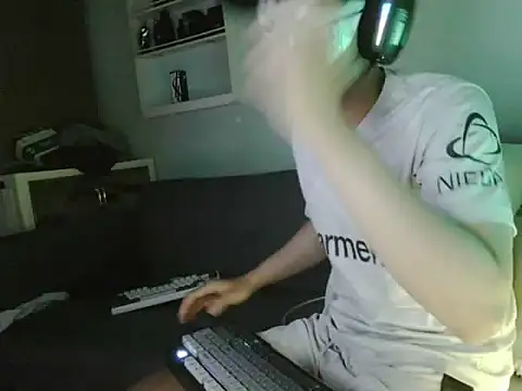 boyhigh1997のライブXXXチャット