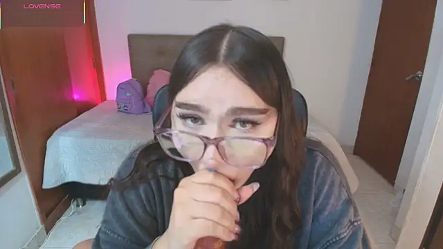 Miley_Baker 在線直播表演