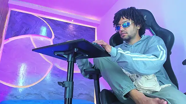 Show modela Josh_Hot_Sex na web-kameri