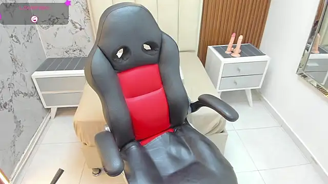 MELANIE_VEGA Adlı Modelin Canlı XXX Sohbeti