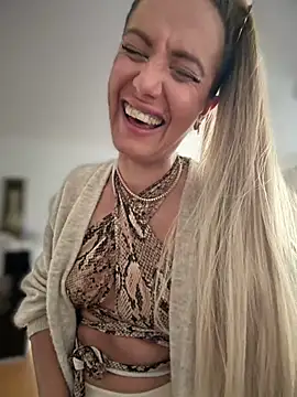 adya-aly Adlı Modelin Canlı XXX Sohbeti