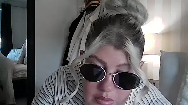 Lexi_Laura élő XXX-chatje