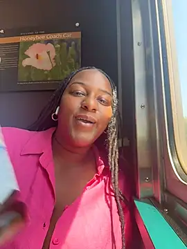 CoCoGoddess_: διαδικτυακό σόου στην κάμερα