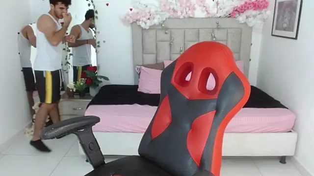 Show de Caius_fox na webcam