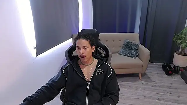 Liam_V 网络视讯表演