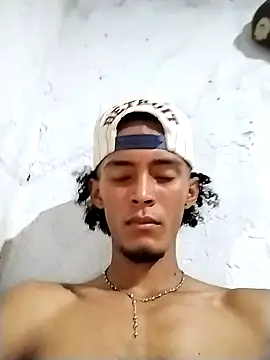 spittermasterpig1 Adlı Modelin Canlı XXX Sohbeti