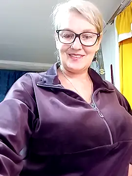 irinamaux 现场XXX聊天