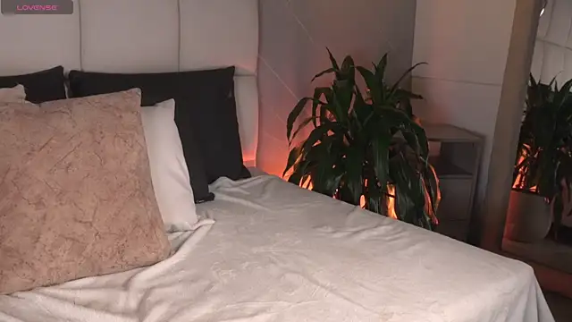 SaraMonroe1 Chat XXX in diretta