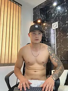 Show modela Alexander_ferre na web-kameri