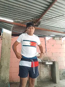 Živý XXX chat HOTRAINYGOLDEN