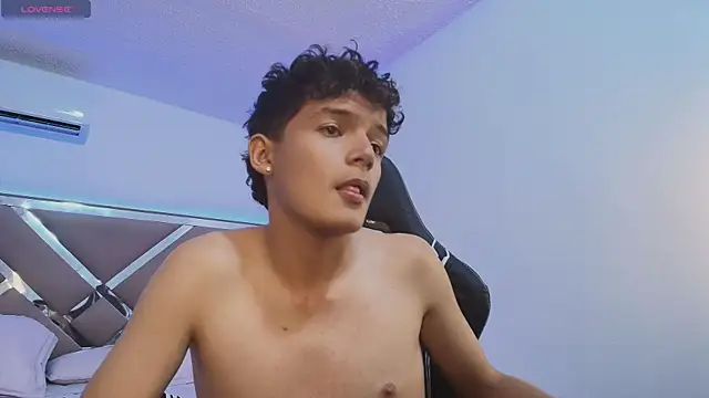 Luca_Voss Chat XXX live