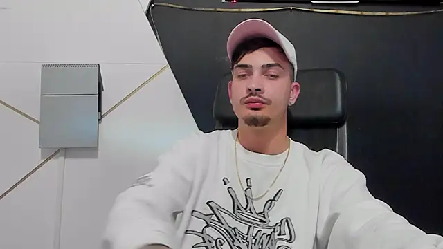 BrandonTate's Webcam Show