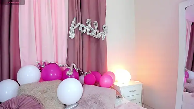 Show modela daniell_rdrig na web-kameri