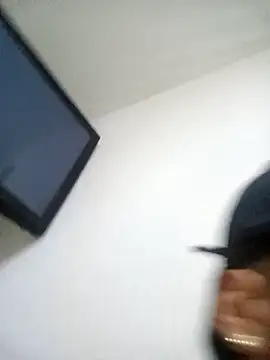 EsmeraldaNaim – Naživo XXX chat