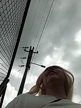 madelaine-'s Live XXX Chat