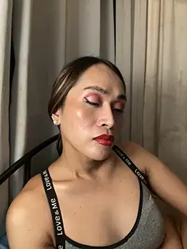 Show modela RomanticPearlTS na web-kameri