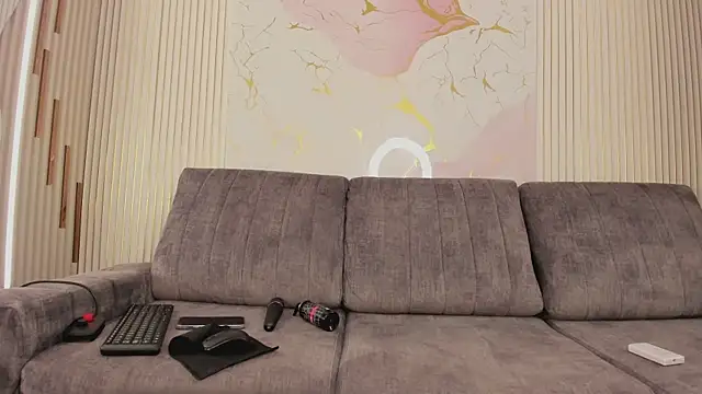 NhoanBrunette's Live XXX Chat