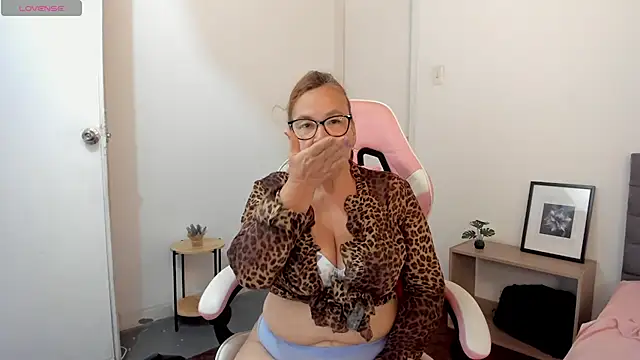 MS__samanthan Live XXX chat