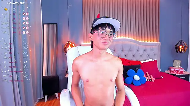 Show modela Noa_03 na web-kameri