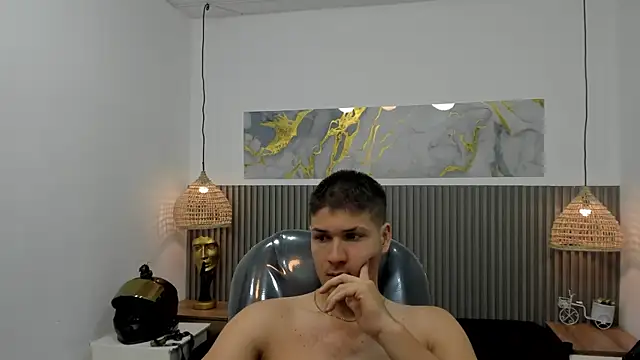XXX chat uživo modela AlessandroFranco