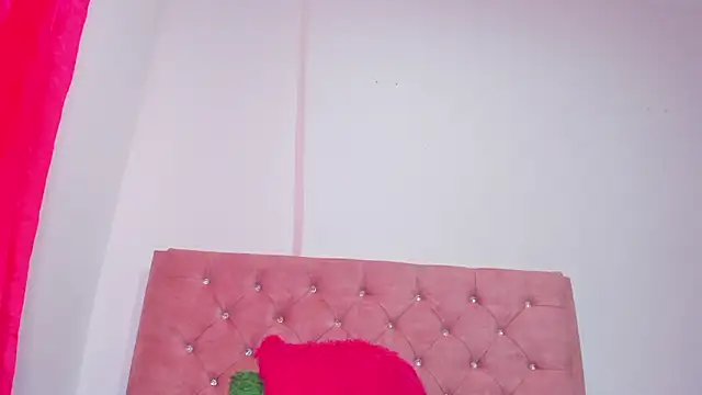 valery_adams_13's Live XXX Chat