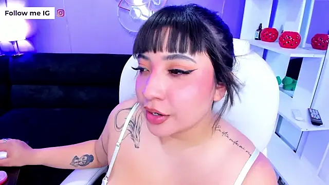 Emma_monserrat: онлайн-секс-чат