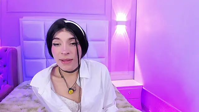 Show modela AliiceWonderland_ na web-kameri