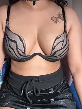 Squirt_Queen_X Adlı Modelin Canlı XXX Sohbeti