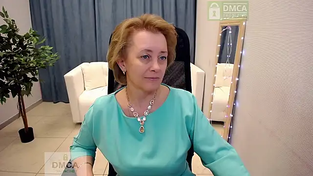 XXX chat uživo modela MONA_W