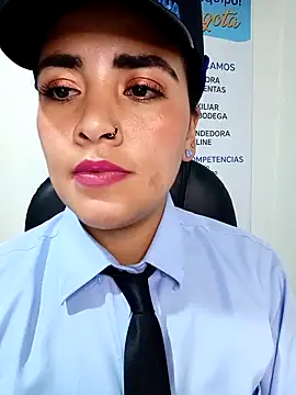 Czat XXX na żywo – MAYE__13