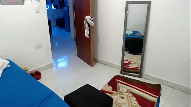 Chat XXX ao vivo de LAURA_Foxht