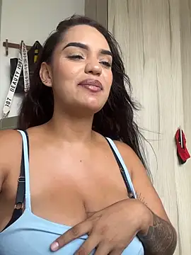 Pokazy przed kamerką – Sara-77