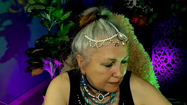 LilaMaharani live XXX chat