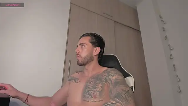 Axel__Blaze: онлайн-секс-чат