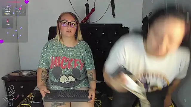 Živý XXX chat katieeandsharonn