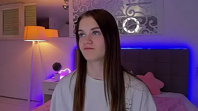 LuisaClover 即時 XXX 聊天