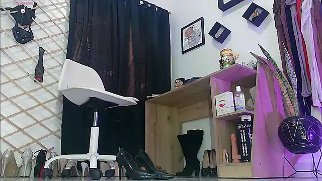 myla_sarah Adlı Modelin Canlı XXX Sohbeti