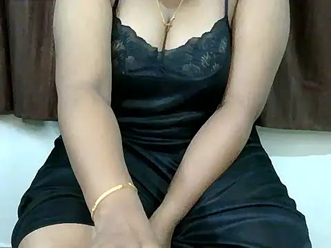 Show modela MALLU_WAVES na web-kameri