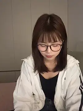 Nana-3 在線直播表演