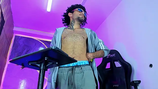 Show modela Josh_Hot_Sex na web-kameri