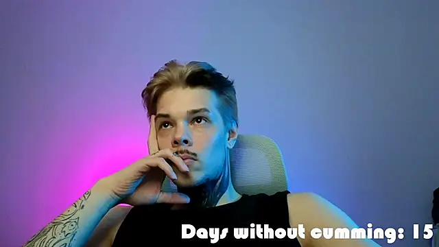 DENIS_HERE webkamerás műsora