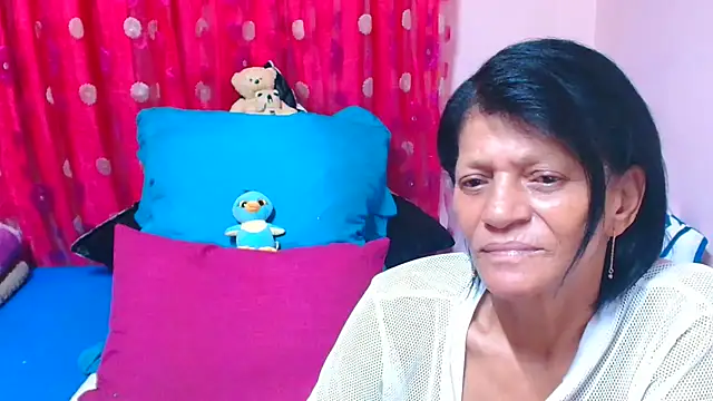 SLUTTYROXYのライブXXXチャット