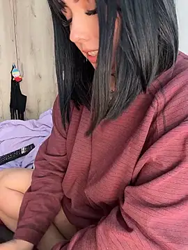 Encore_Angel: διαδικτυακό σόου στην κάμερα