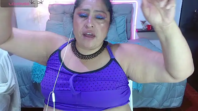 Chat XXX en directo de Keyla01_