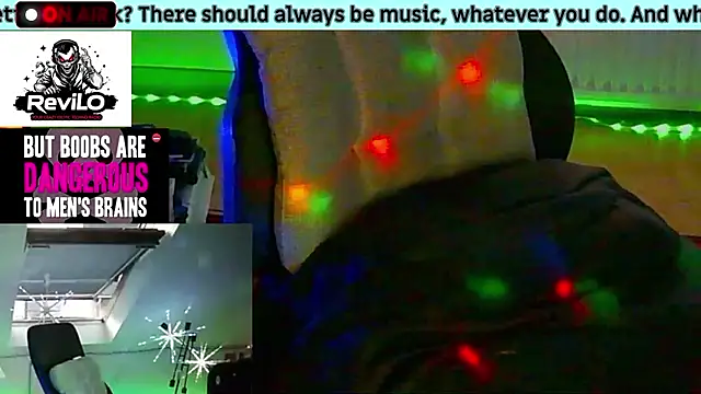 RevilO1180 Pertunjukan Webcam