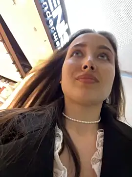 Show modela ICrazyOneIRL na web-kameri