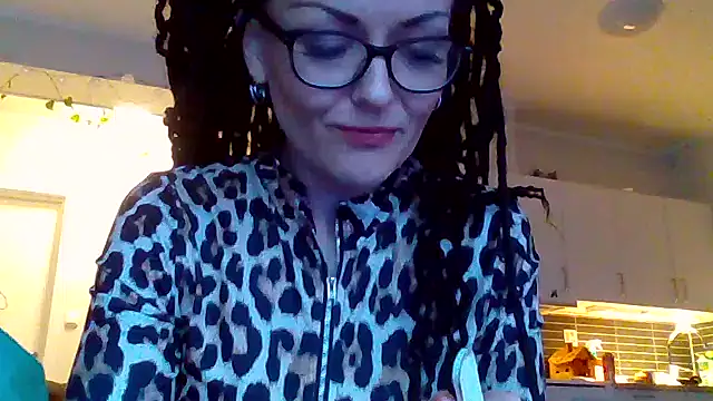 shyhornymommyn Live XXX chat