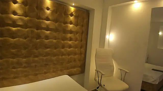 violet_giraldo's Live XXX Chat